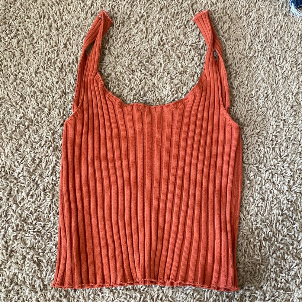 orangish tank top